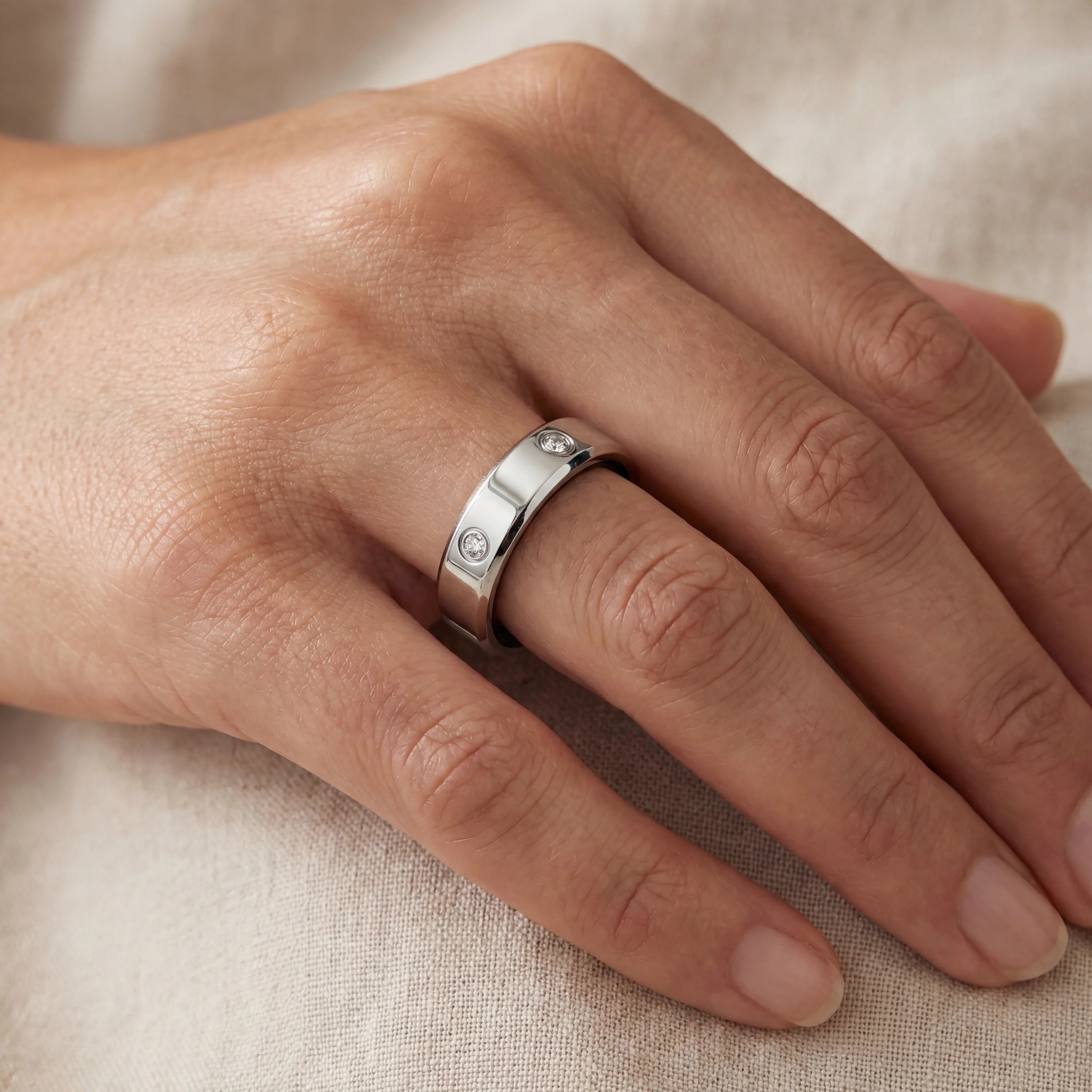 Nala fashionable smart ring jewellery sliver diamante on hand
